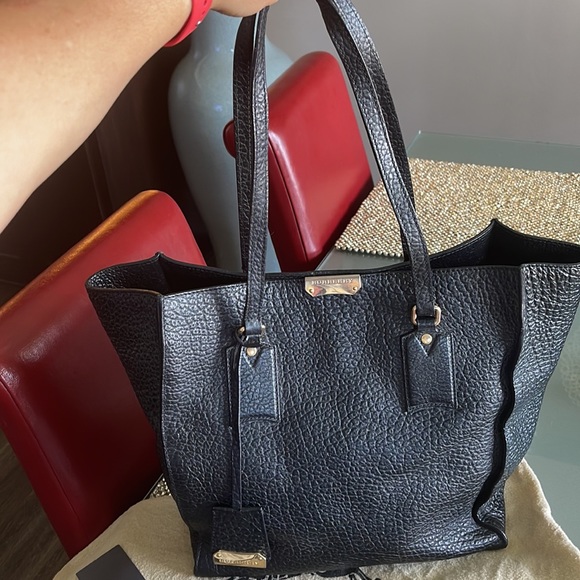 Burberry Used, but still in good condition. - Picture 5 of 16